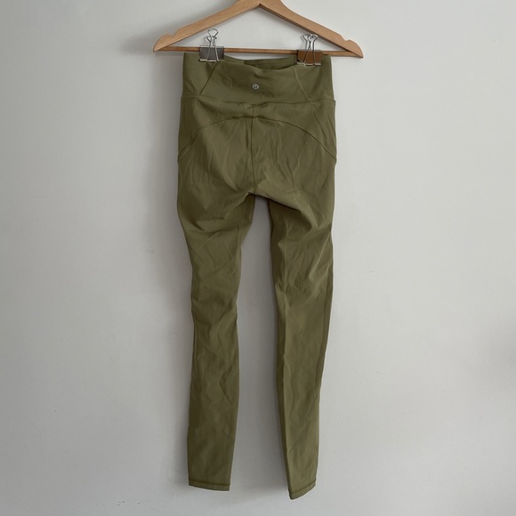 SOLD Lululemon Swift Speed High Rise tight - Picture 1 of 3